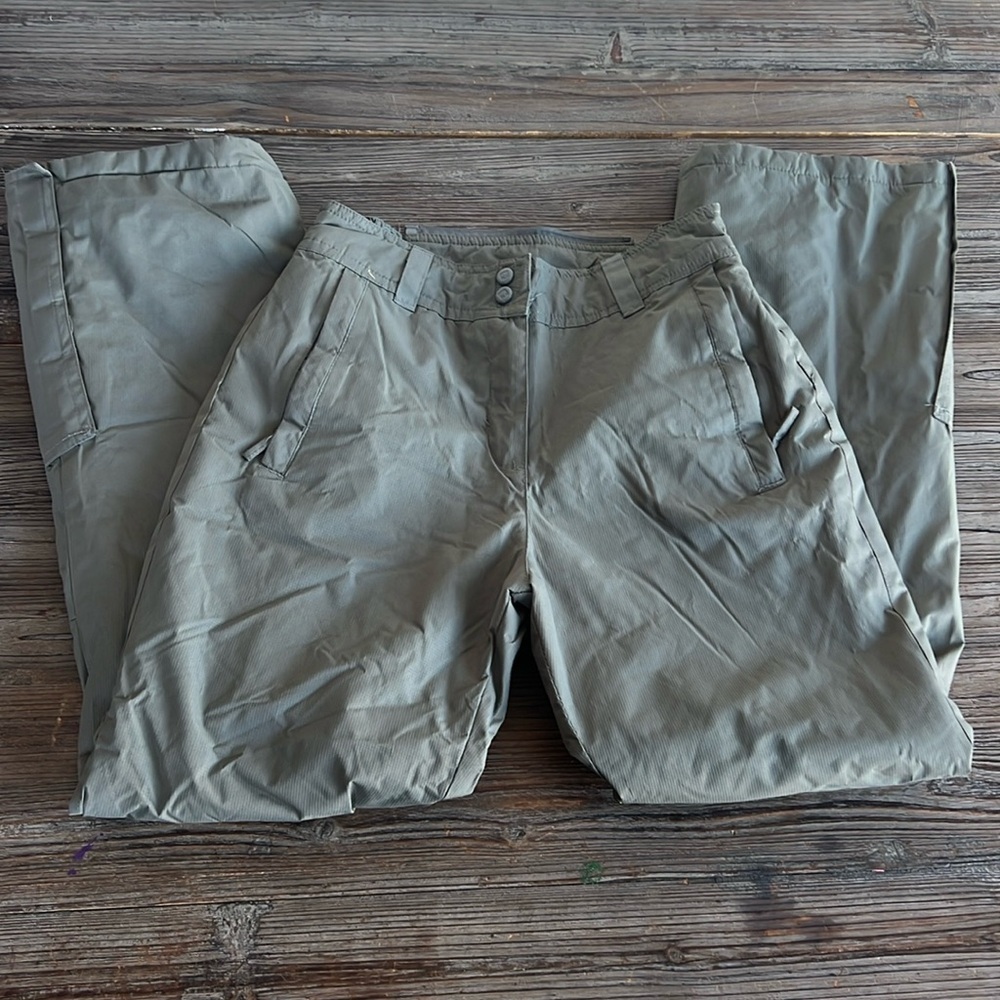 MOUNTAINS  WAREHOUSE SIZE 4 COLOR  GREY